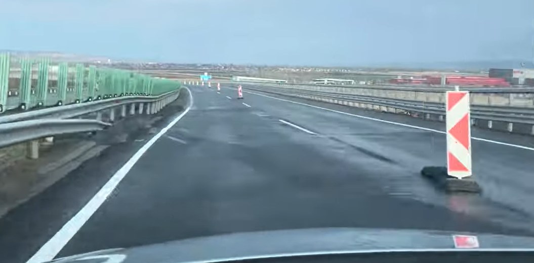 Videó: Ilyen most az M30-as szétrepedt szakasza, amit a Strabag épített és fél évre le kell zárni