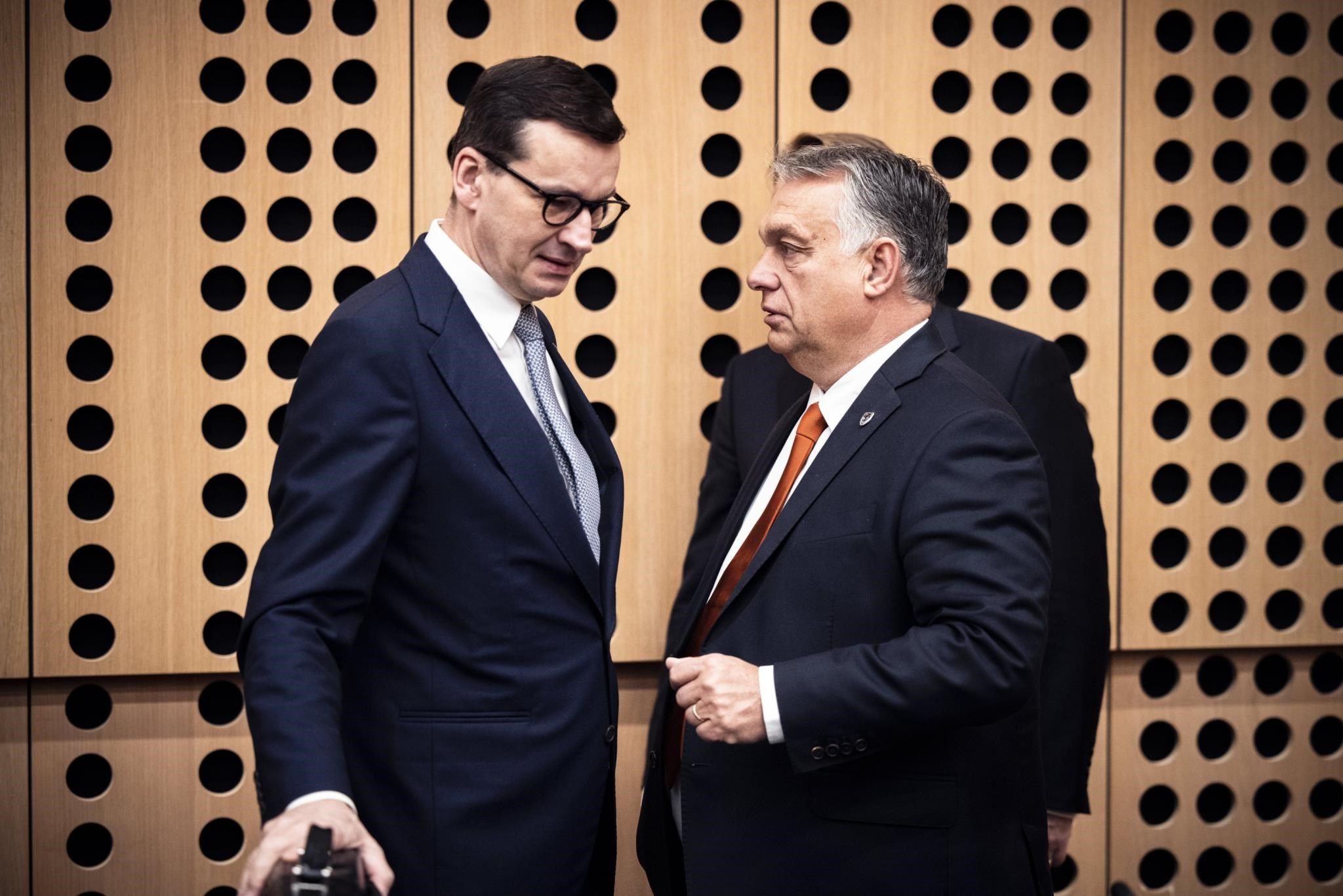 Morawiecki befogadná a Fideszt Meloniék jobboldai EP-frakciójába