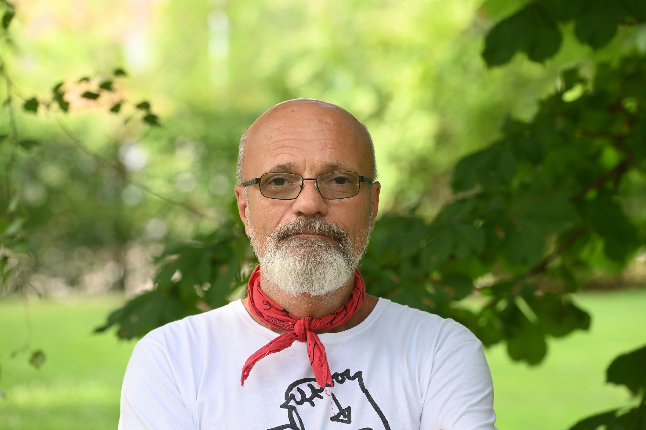 Zacher Gábor: Legalizálni kell a marihuánát, felejtsük el a kapudrogelméletet!