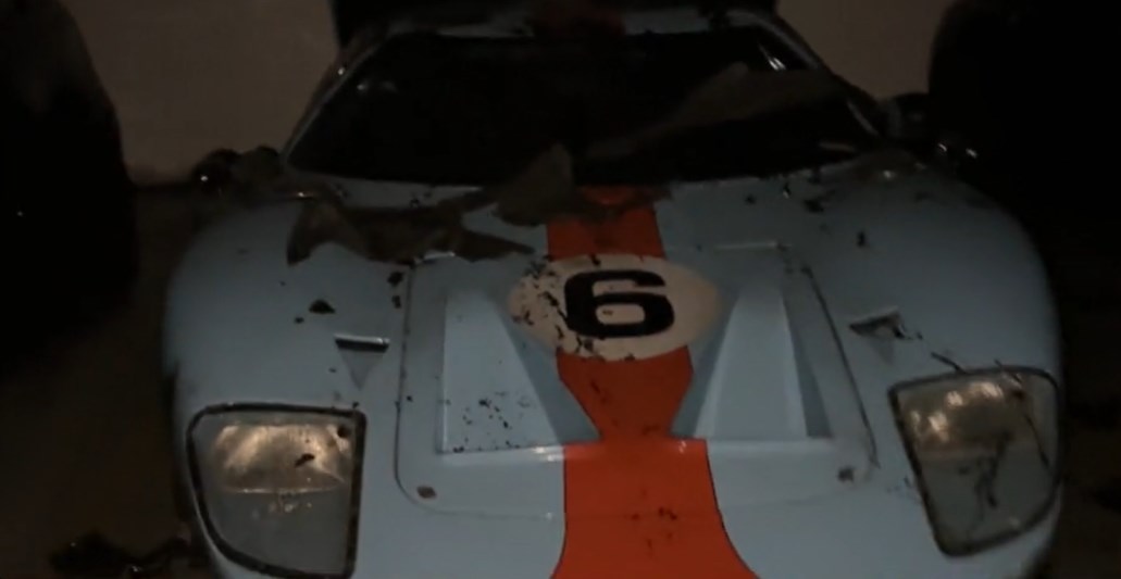 Százmilliót érő Ford GT40 replikát gyújtottak fel egy erzsébetvárosi ház garázsában