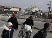 Sebesültekről indult tudósítani, helyette beállt a sorba egy zsák lisztért – a gázai háború egy helyi újságíró szemével