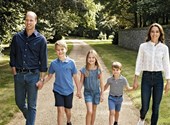 Toda la familia del príncipe William sonríe en sus saludos navideños