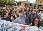 Estudiantes protestan ante profesores en Budapest