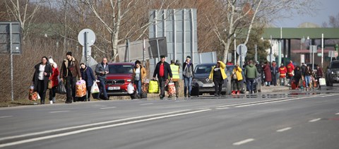 Országos adománygyűjtő akciót indít az ELTE, élelmiszert és matracokat is visznek az Ukrajnából menekülőknek