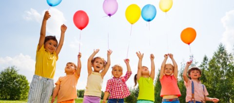 Piknik, zenés foglalkozás, színház – ezekre az ingyenes gyereknapi programokra érdemes ellátogatni