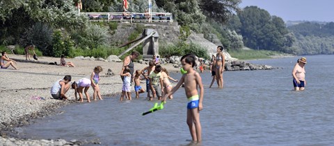 Nehéz földrajzi teszt bátraknak: melyik folyó partjára épültek ezek a városok? 