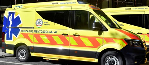 Tömeges rosszullét az egyik nyíregyházi iskolában, tizenkét diákot vittek kórházba