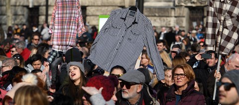 "El fognak szabadulni az indulatok" a tanárszakszervezet egyik vezetője szerint