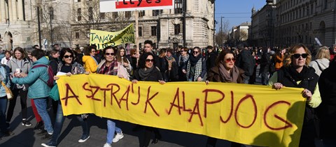 Péntek este pedagógustüntetést és szolidaritási koncertet tartanak a Kossuth téren