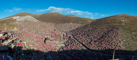 Rombolni kezdtek egy buddhista akadémiát Tibetben