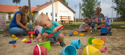 Már csak két hetetek van igényelni a havi 40 ezer forintos bölcsődei támogatást