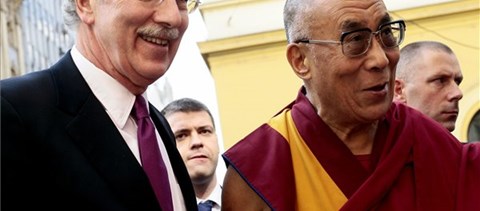 Képek: a dalai láma a CEU-n