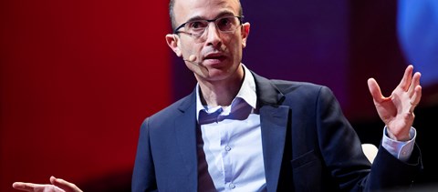 Yuval Noah Harari: a Biblia sincs betiltva és nem kell befóliázni a könyvesboltokban