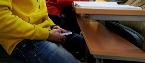 A puskázást akarta megakadályozni, eljárás indult az egyetemi tanár ellen