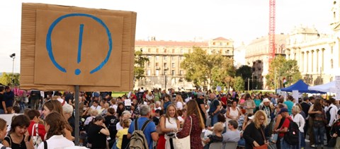 Nem nyilvánosak a státusztörvény tervezetének kritikái, pedig jogszabály mondja ki, hogy azokat közzé kell tenni