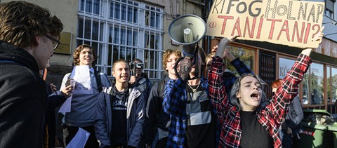 Anglia, Portugália, Skócia - egymás után jelentenek be a sztrájkot az elégedetlen tanárok Európa-szerte