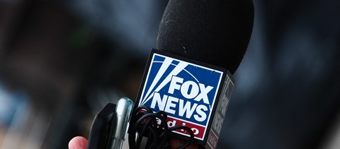 Megszakította a munkáját, hogy megölelhesse az iskolai lövöldözést túlélő fiát a Fox News éppen tudosító riportere