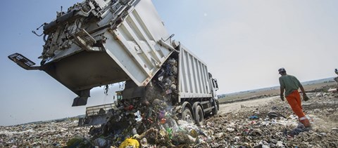 Szülői megtorlás: egyetemista gyerekük után küldték a szemetet