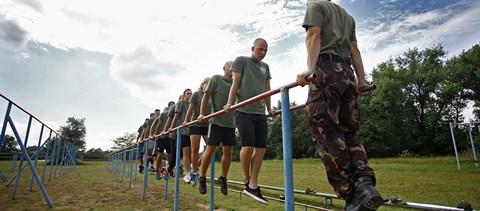 Készülhetnek a gimnáziumi tankönyvek a honvédelemről