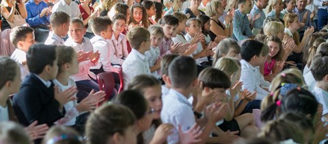 Szerelemből lehet bölcsődében dolgozni, de kenyeret venni nem lehet belőle