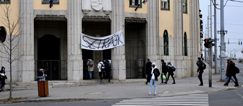 12 tanár nem vette fel a munkát ma a kőbányai Szent László Gimnáziumban