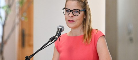 "Úgy tűnik, zavarja őket, hogy kiállunk a gyermekeink mellett" - reagált Balatoni Katalin a PDSZ fenyegetésére