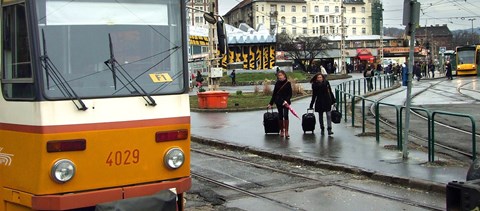 Változik a közlekedés Budapesten: vizsgák utáni sörözéseknél érdemes figyelni