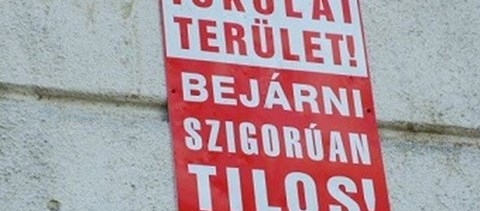 Továbbra sem engedik az iskolába a marosvásárhelyi igazgatót