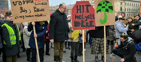 Odacsapott a diáktüntetőknek az államtitkár: "nehéz azt mondani, hogy nem pártrendezvény"