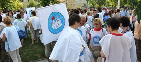 A tüntető pedagógusok mellé álltak a szülői egyesületek