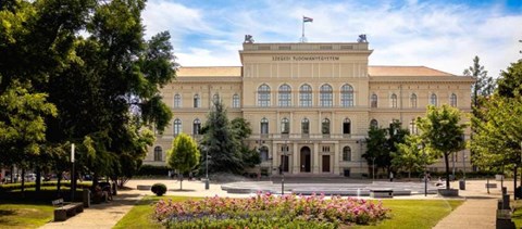 Petícióban követelik az SZTE hallgatói, hogy vizsgálják ki az egyik oktatójuk homofób bejegyzését