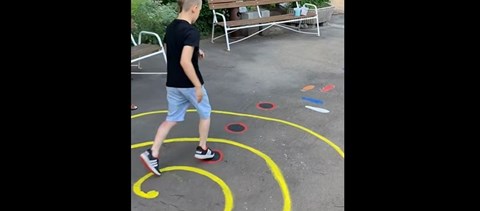 Különleges ugróiskola Dunaújvárosban, videón mutatják be, hogyan kell rajta szabályosan végigmenni