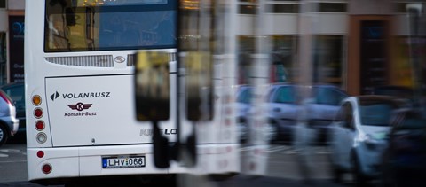 2023-tól olcsóbb lesz buszos jogosítványt szerezni