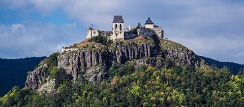 Felismeritek a magyar várakat egyetlen képről? 