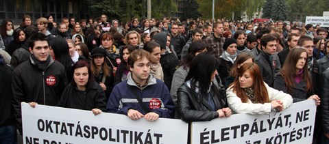 A Miskolci Egyetem "leépítése" ellen virrasztanak hétfő éjszaka