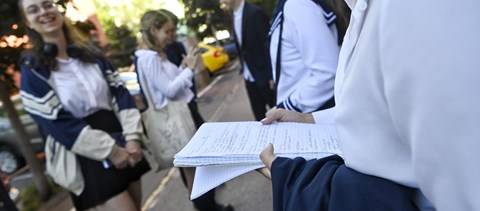 "Jövőre fel kell kötni a gatyáját annak, aki magyarból megy emeltezni" - nehéznek érezték a diákok a magyar emeltet