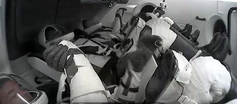 „Egynek minden nehéz, soknak semmi sem lehetetlen” - ezt üzente Kapu Tibor a világűrből