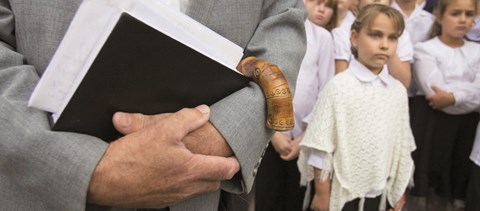 Senki nem tudja, ki fizeti szeptembertől a hittankönyveket