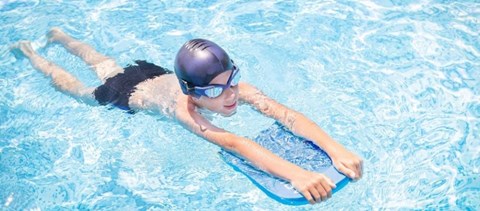 Péntekig zárva lesz a párkányi fürdő, ahol agyevő baktériummal fertőződhetett meg egy 11 éves kisfiú