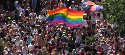 Pride, egyetemi pluszpontok, pedagógusok teljesítményértékelése, kutatóintézetek elcsatolása – ezek történtek a héten