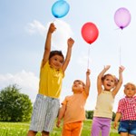Piknik, zenés foglalkozás, színház – ezekre az ingyenes gyereknapi programokra érdemes ellátogatni