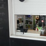 Megszomjazott a két 17 éves éjszaka, ezért üdítőt és alkoholt loptak egy keszthelyi büféből