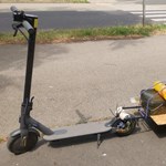 Gumipókkal és gyorskötözővel rögzítette az utánfutót a rollerhez egy 14 éves, azzal indult pecázni Nagykanizsán