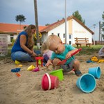 „Megcsináltunk szinte mindent, amihez értettünk, hogy ne kelljen drága pénzért szakembert hívni" - közösségi összefogással épült bölcsőde Kübekházán