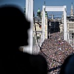 A menet eleje a Gellért téren, a vége a Deákon volt - több tízezren vonulhattak az idei Pride-on
