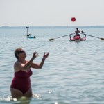 Népszava: a magyarok alig 15 százaléka megy legalább egy hétre nyaralni az idén