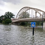 Több száz rendészeti szakközépiskolás dolgozik a gátakon