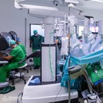 Robottechnikával műtöttek meg egy 14 éves lányt a Semmelweis Egyetem klinikáján