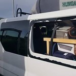 Magyar diákok buszára támadtak Franciaországban