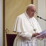 Pope Francis: To make peace, we must put our hands up